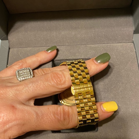 Woman’s Watch - Picture 4 of 14